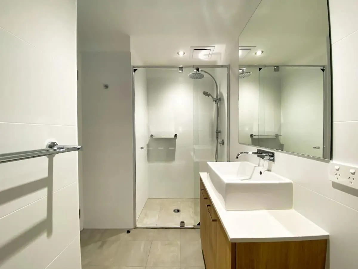 Stunning 2Br Apt @ Adelaide Cbd With Pool-Gym-Bbq 0*,